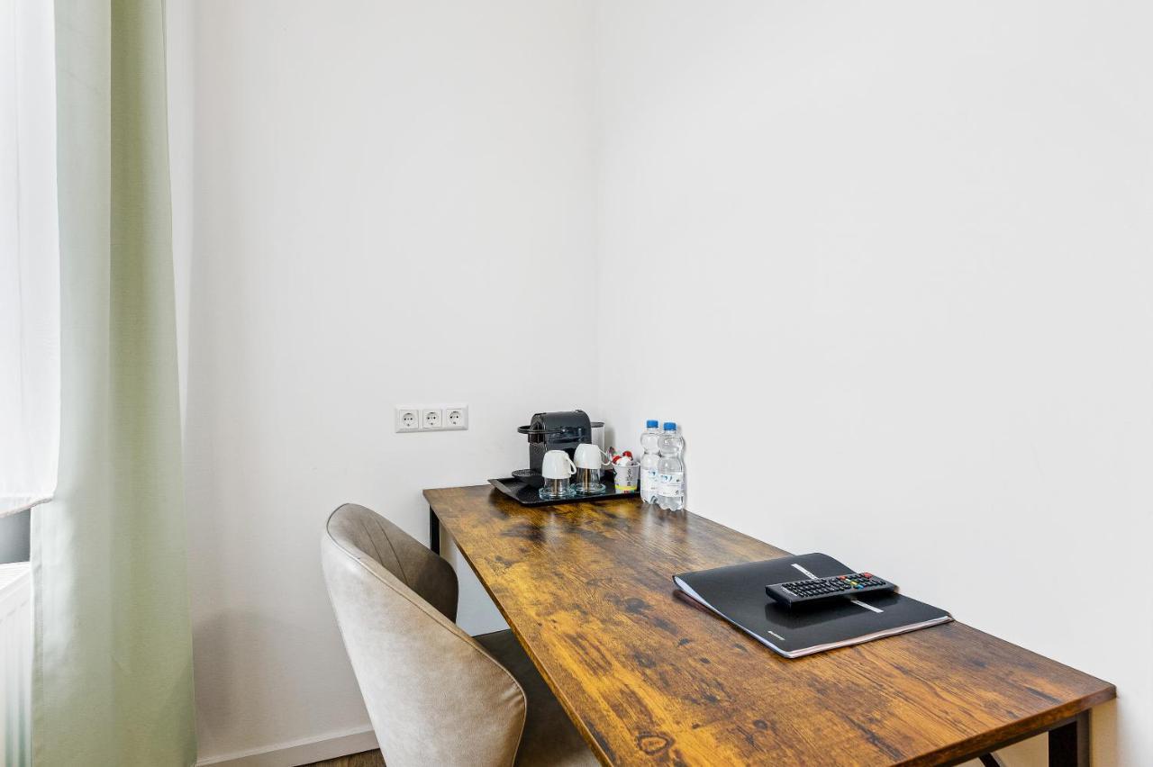 Hotel Phoenix Berghausen  Bagian luar foto