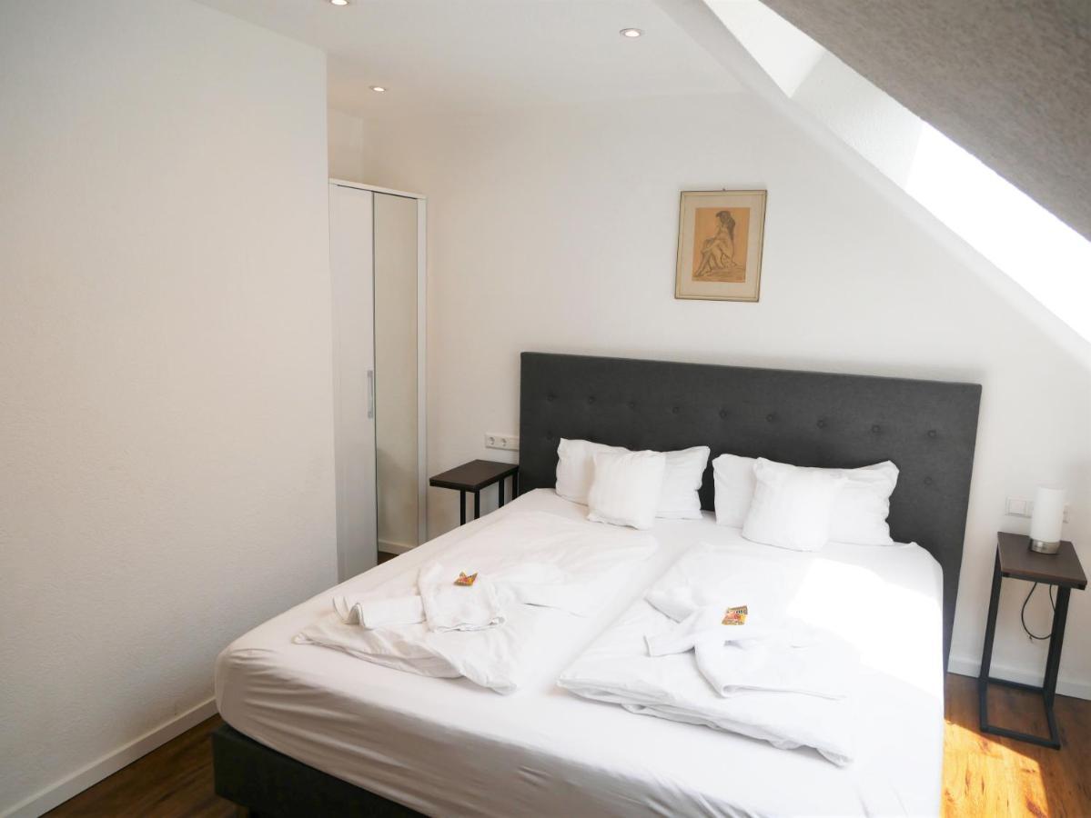 Hotel Phoenix Berghausen  Bagian luar foto