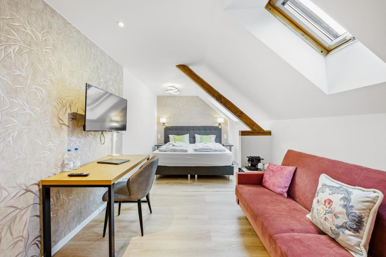 Hotel Phoenix Berghausen  Bagian luar foto