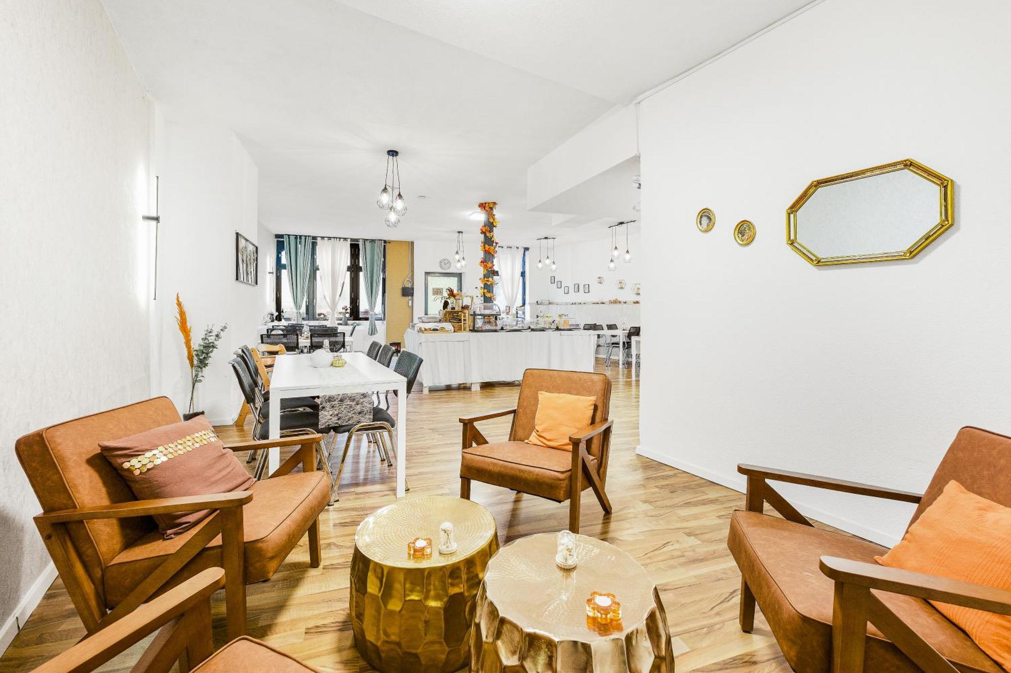 Hotel Phoenix Berghausen  Bagian luar foto