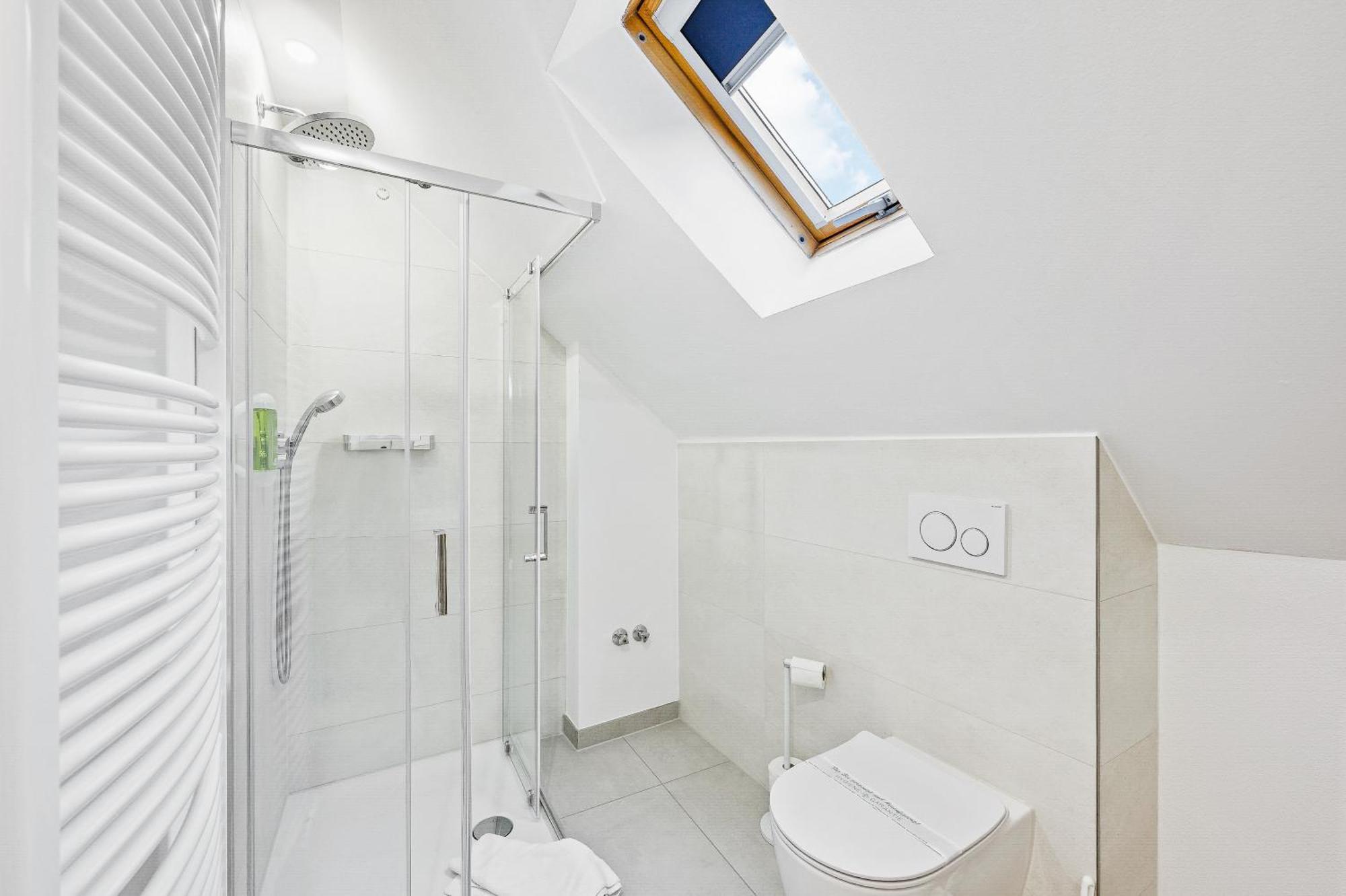 Hotel Phoenix Berghausen  Bagian luar foto