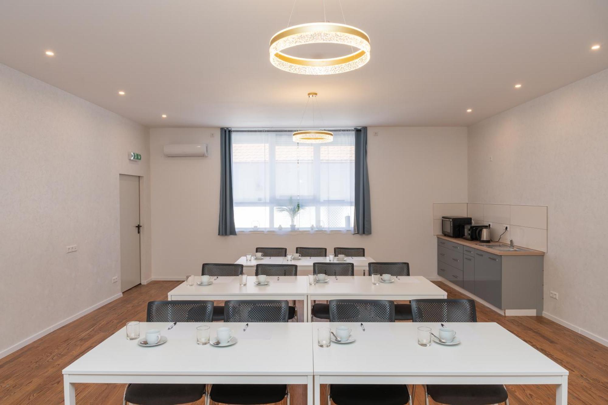 Hotel Phoenix Berghausen  Bagian luar foto