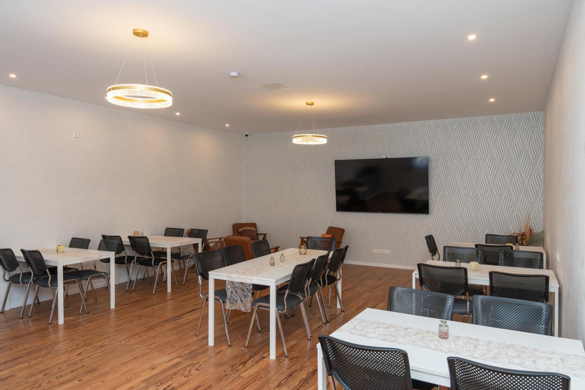 Hotel Phoenix Berghausen  Bagian luar foto